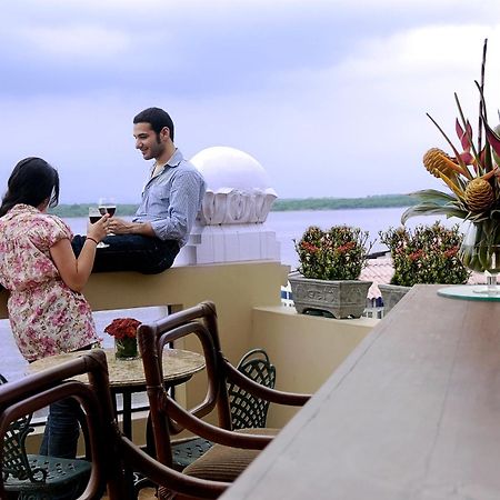 Hotel Boutique Mansion Del Rio Гуаякіль Ресторан фото